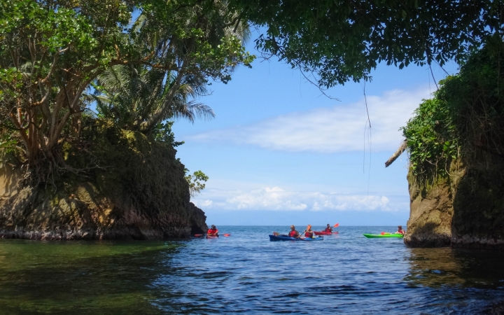 sea kayaking in costa rica